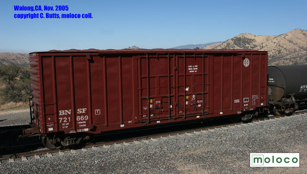 DEP61003-02  BNSF 721869 Repaint 07-03, Bx-154 ACF 50' Hi-cube non-Waffle, 8+8 plug doors