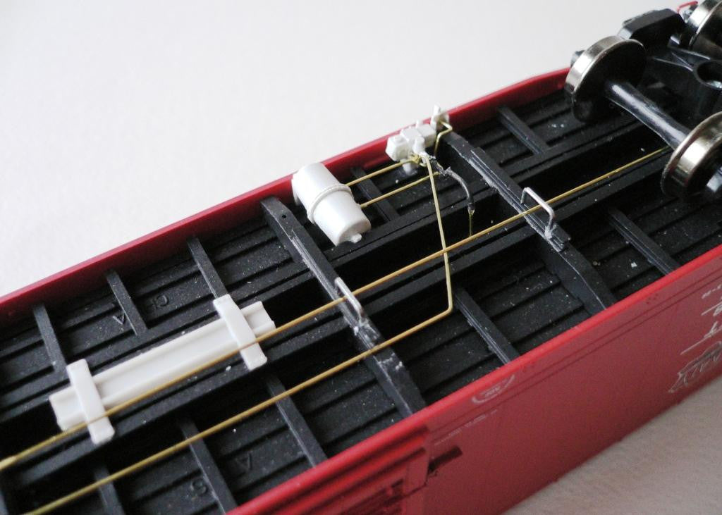 Details West HO Scale #1025 Cushion Draft Gear – For 50' & 60' Freight Cars (Pack Of 20)
